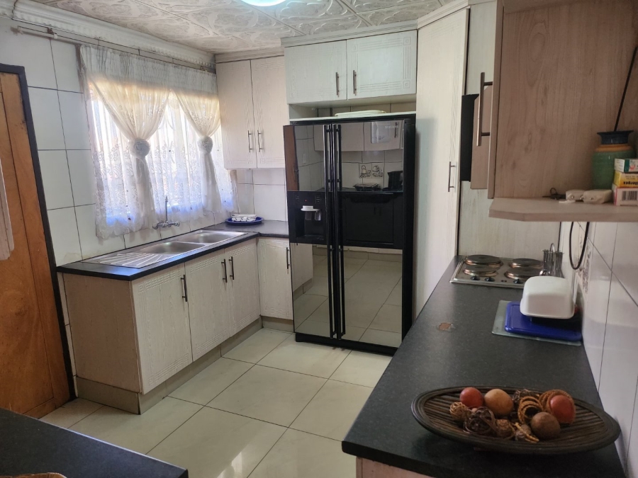 3 Bedroom Property for Sale in Mabopane Unit X North West